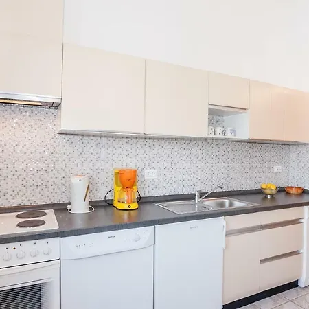 Velijoze Apartment *