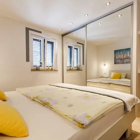 Velijoze Apartment